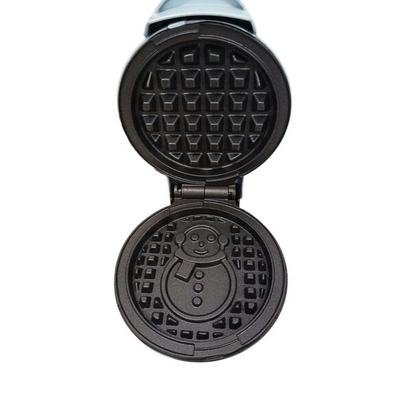 Dash SNOWMAN Waffle Maker Limited Edition Mini Holiday Wafflemaker Christmas NEW - Picture 1 of 11